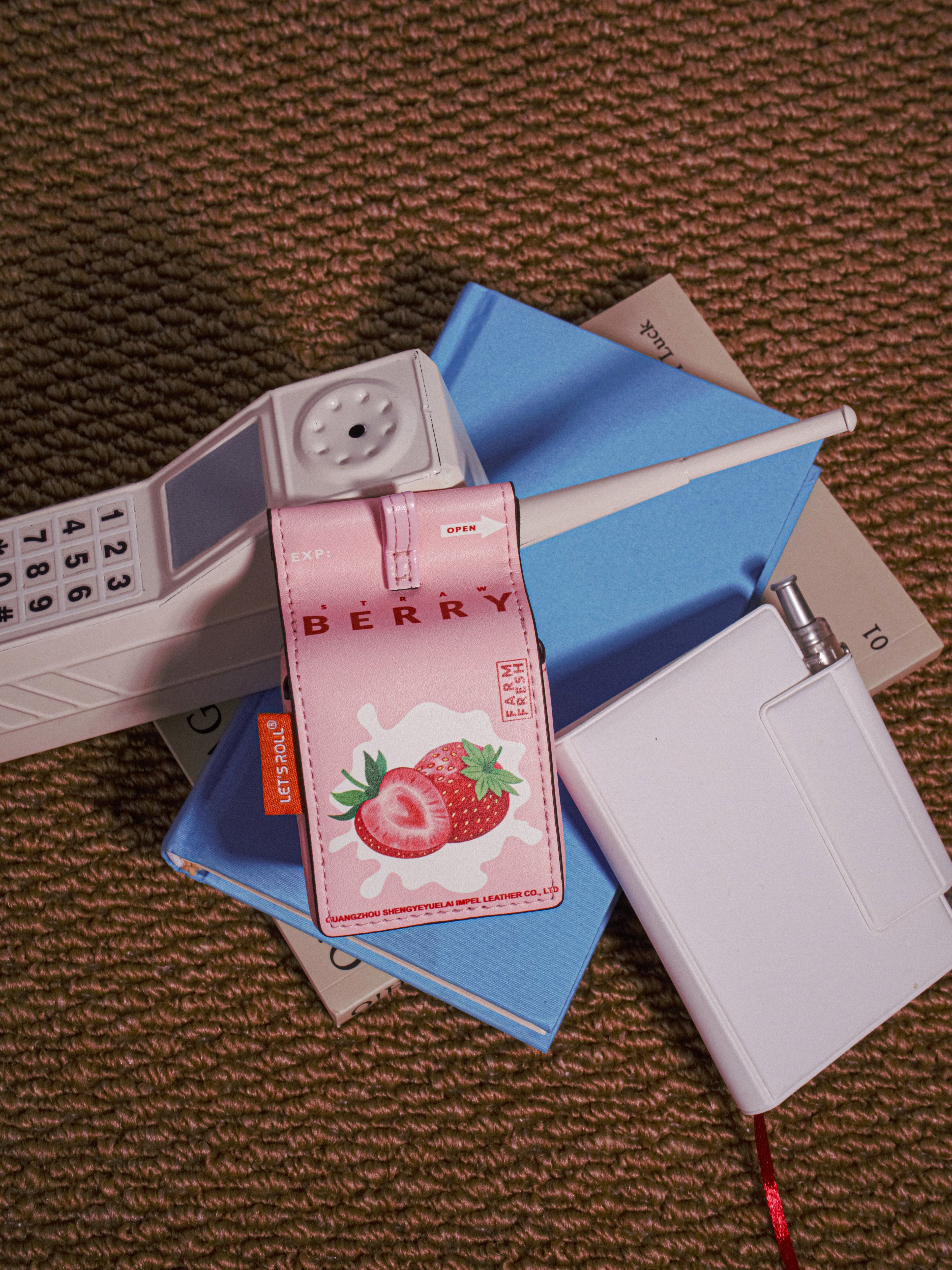 Milk Earphone Bag
