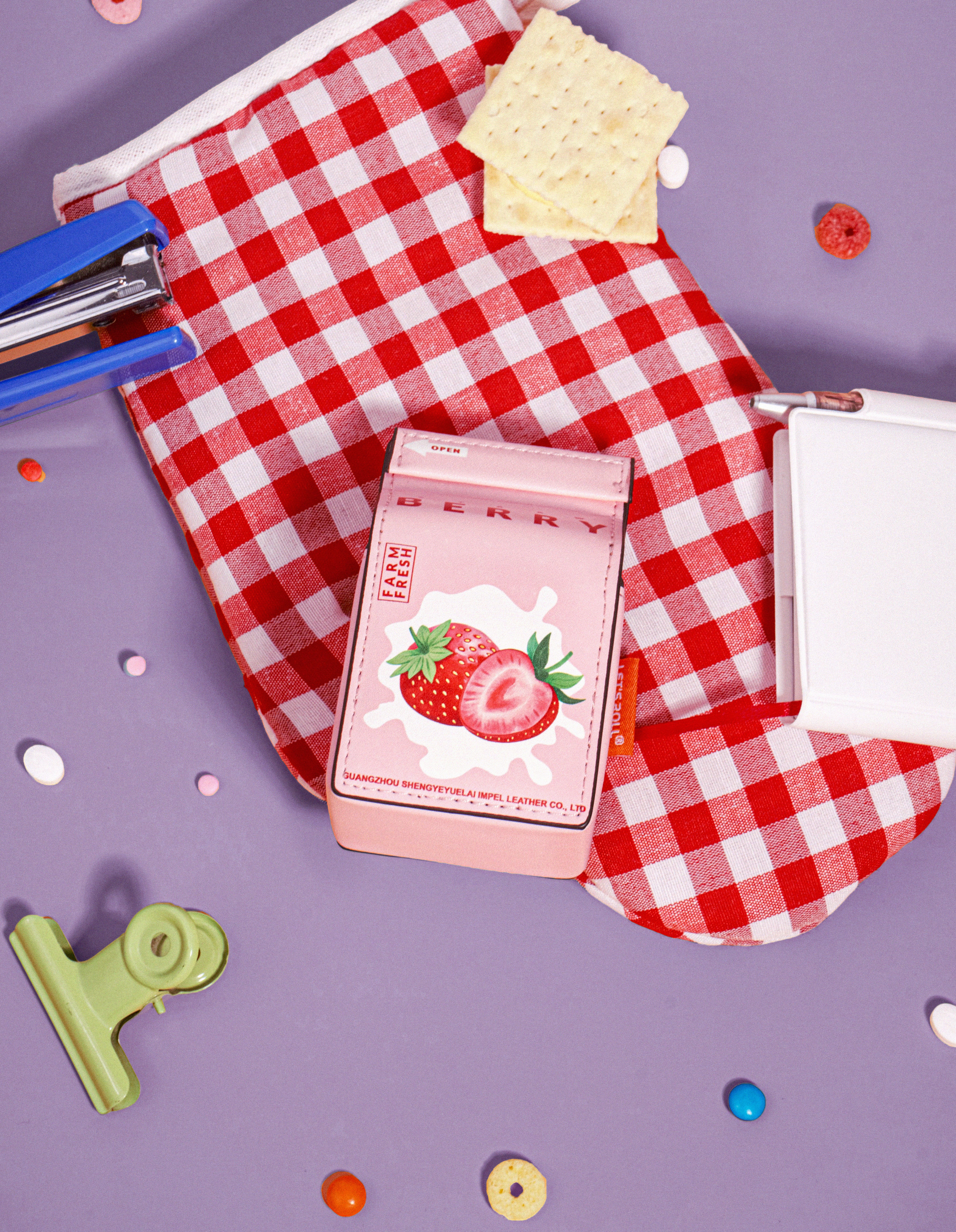 Milk Earphone Bag